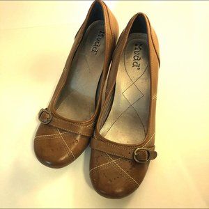 Mudd womens shoes brown loafer size 9
